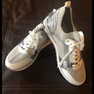 Michael Kors 8.5 brand new!